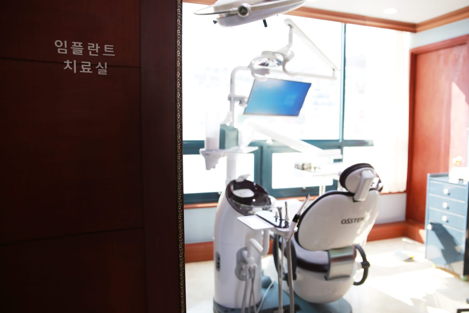 바온치과 임플란트 치료실